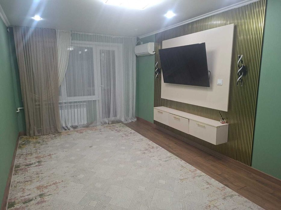 Сдам 2 ком квартиру в  районе к-тр Казахстан