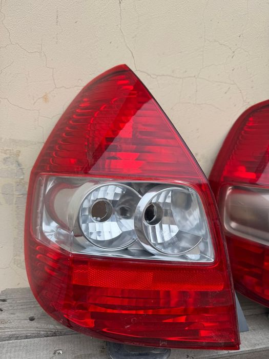 Far și tripla Honda Jazz