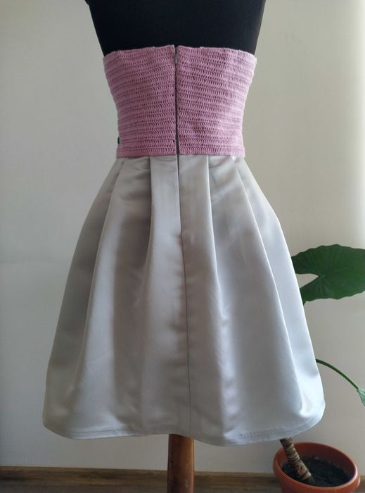 Рокля " люляк" с ръчно плетени цветя