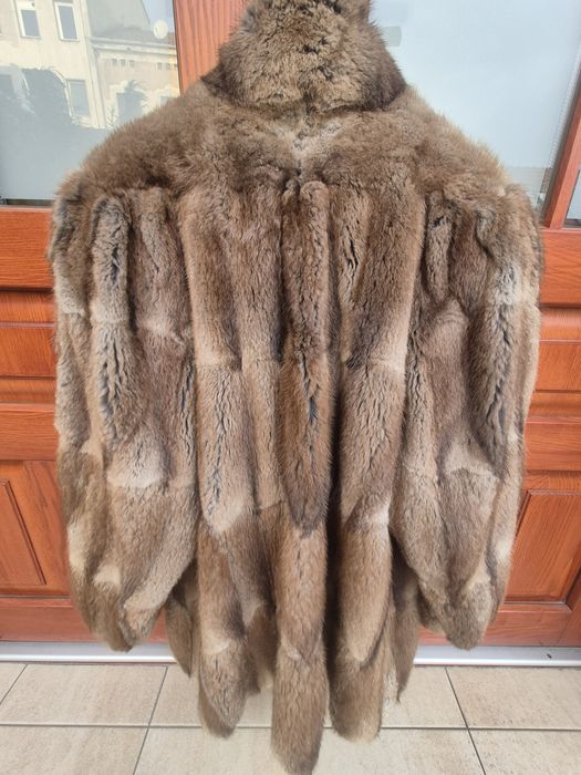 Vand haina de blana naturala