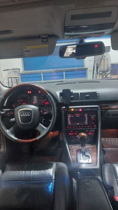 Ауди  А4  2005 г.