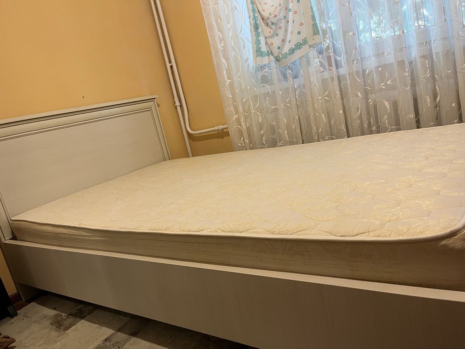 Кровать 1.5ка с матрасом