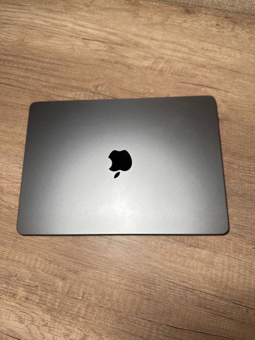 Продам Macbook m3 air 13