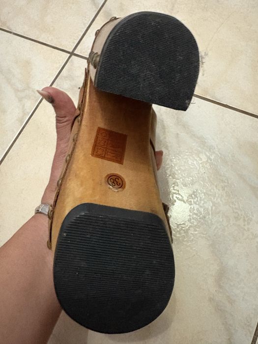 Дамско кожено сабо