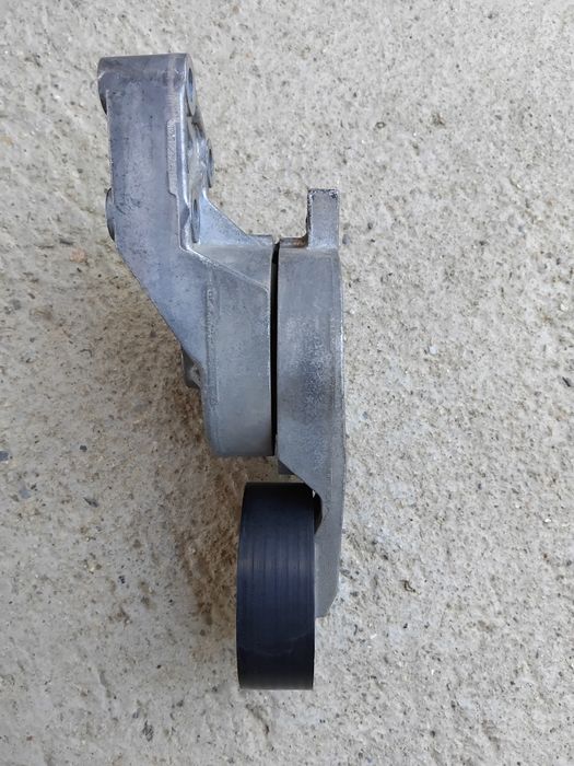 Обтегач за пистов ремък Голф 4 ( Golf IV)