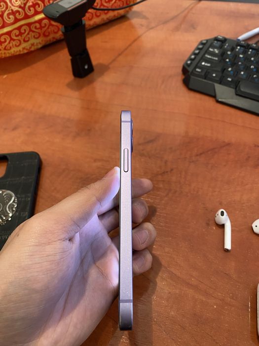 Айфон 12 64гб емкось 78%