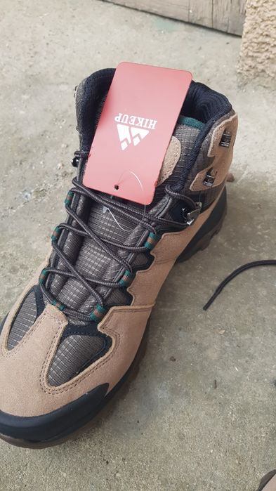 Нови туристически обувки Hikeup