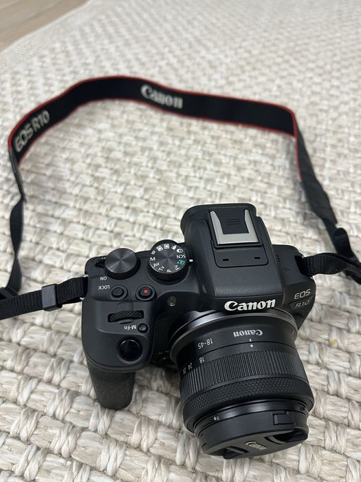Se vinde Canon EOS R10
