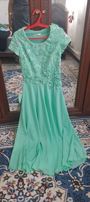 Б/у платья продается