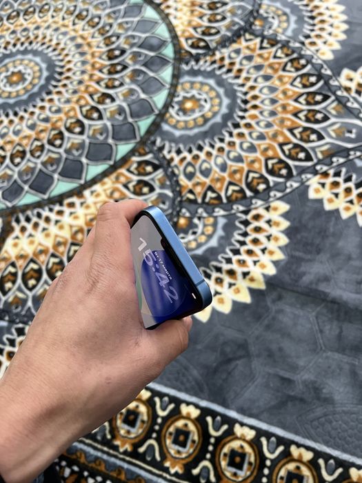 айфон 13 в хорошем состояний