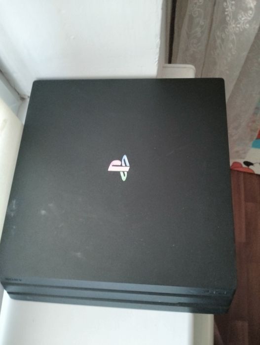 Продам playstation 4 pro