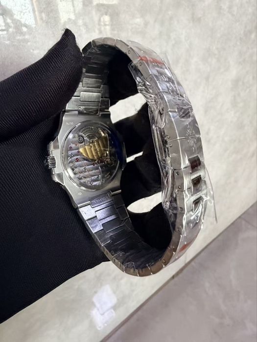 Часы Patek Philippe Nautilus 50 Years