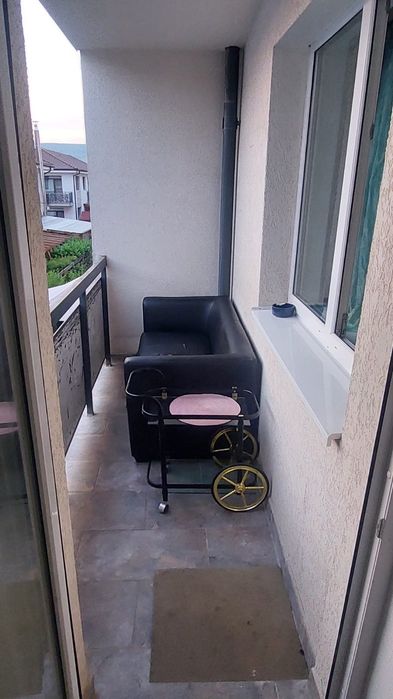 Închiriez aprt. cochet 2 cam. 299 E , open space