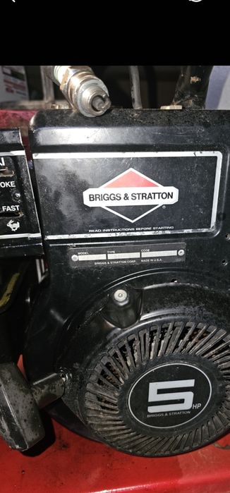 Vând Pikap  și 2 motoare