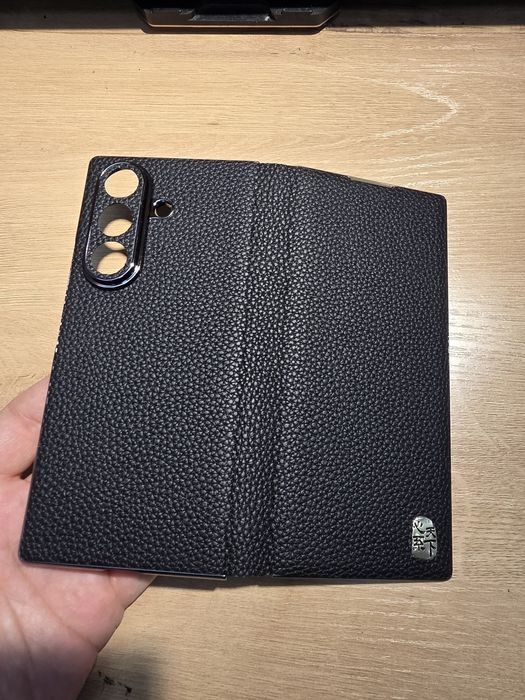 Продам чехол z fold 7