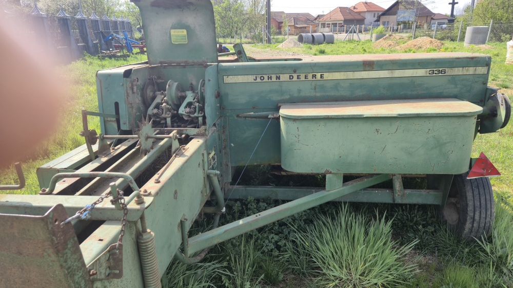 Presă John Deere