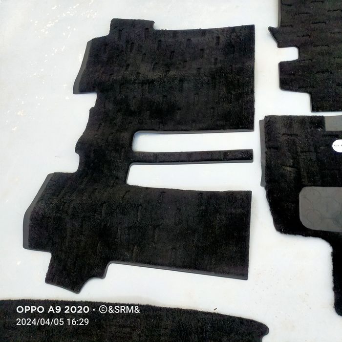 Полик на делика д5