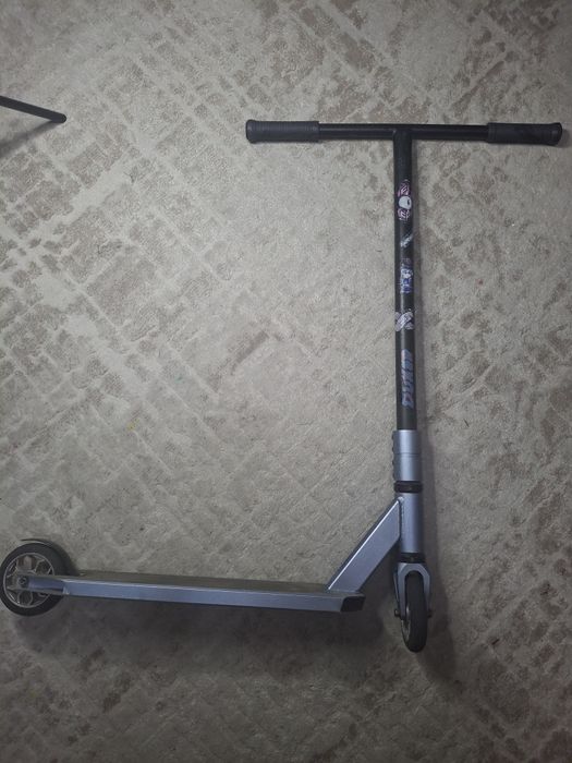 Срочно!! Продам трюковой самокат Tech Team