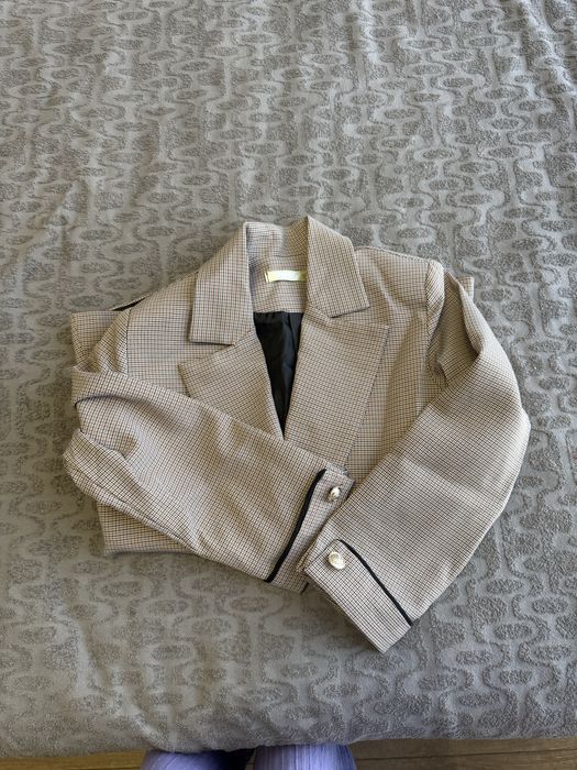 Пиджак женский по 3000
