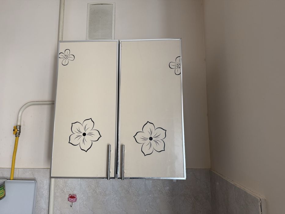 Кухонный мебель из 4 предмета