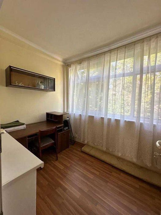 ПРОДАЕТСЯ 2/4/5 50м2 на: ЦУМ ул. Шароф Рашидоа