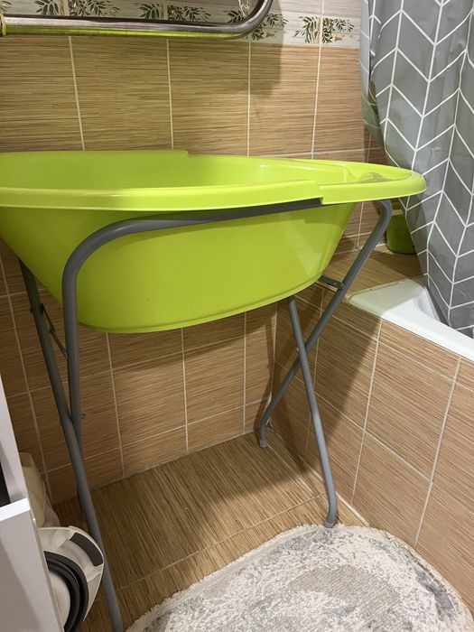 Детская ванна со стойкой