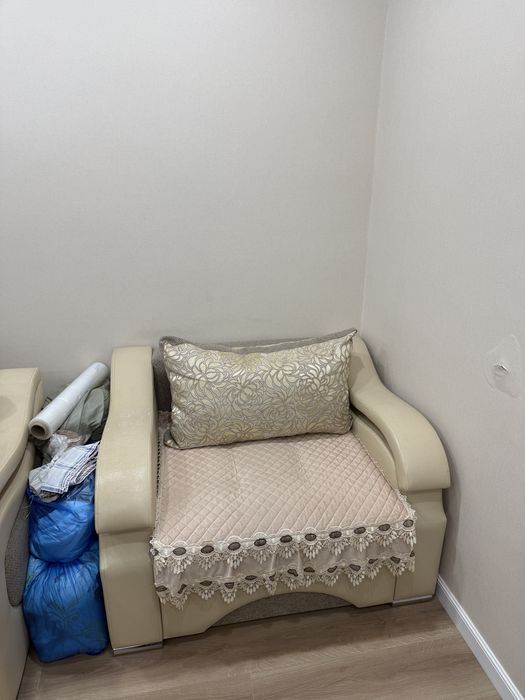 Диван + кресло .