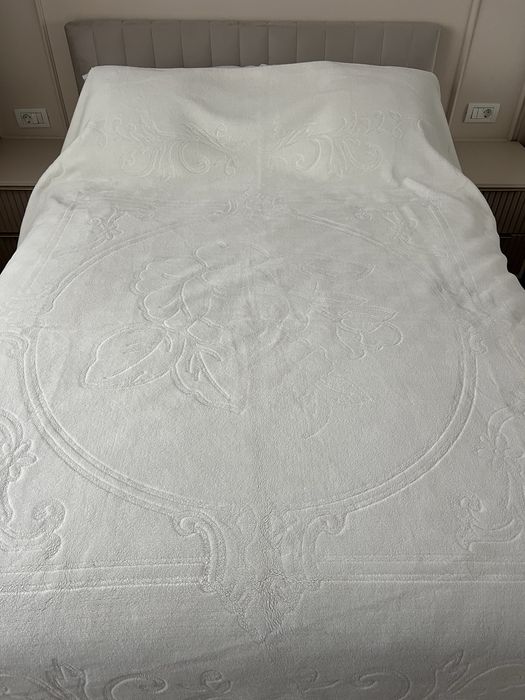 Pătură groasă albă