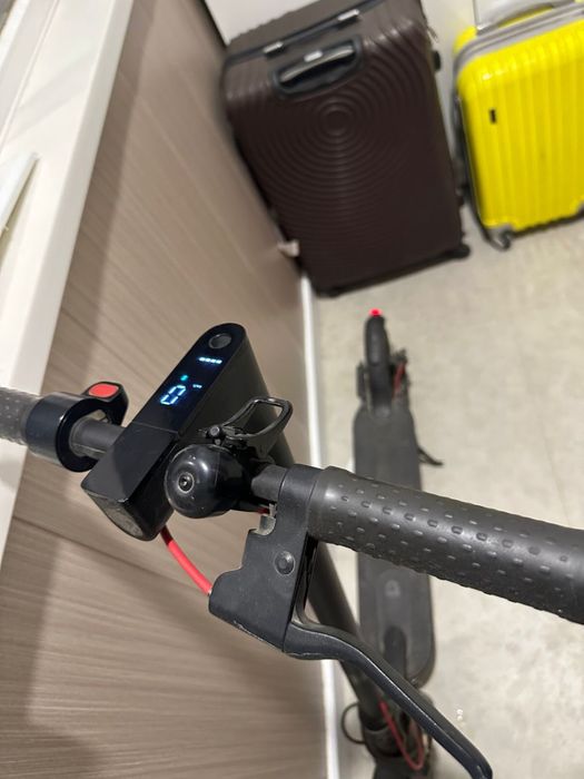 Продаётся электро-самокат Xiaomi mijia m365 pro