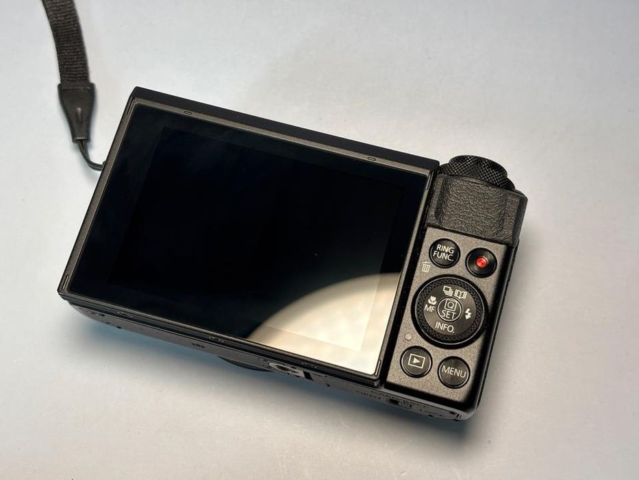 Aparat foto digital Canon PowerShot G7X Mark II nou.