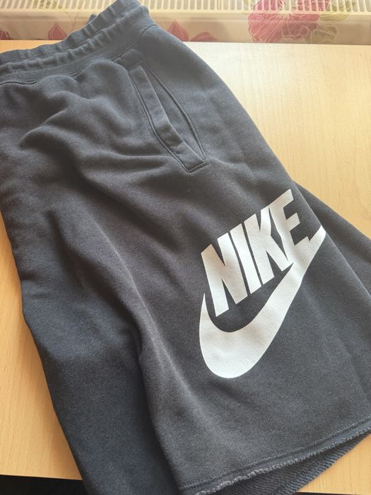 Къси панталони Nike