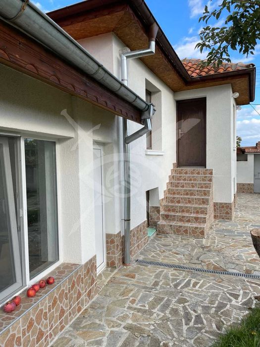 Къща в с.Песнопой! 100717