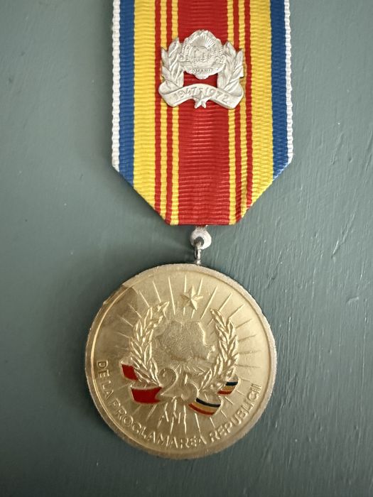 Medalie 25 ani de la Proclamarea Republicii