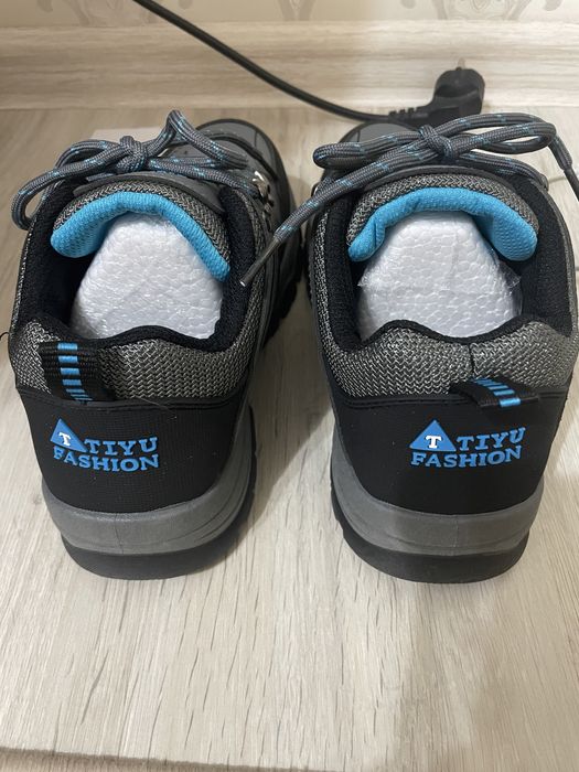 Продам зимней сезонный обувь