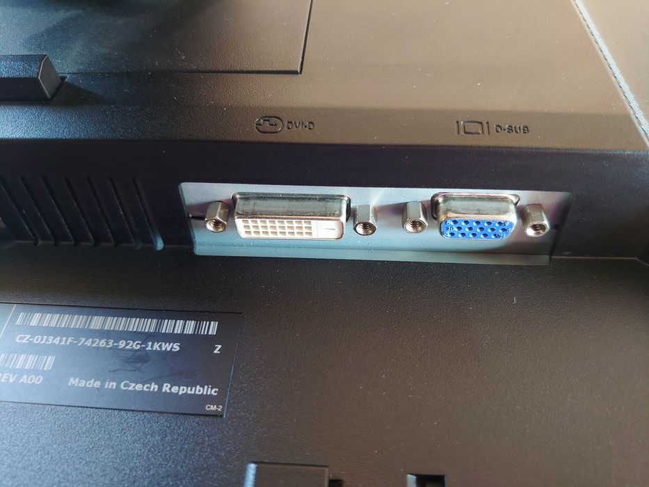 Монитор Dell LCD 2009 години