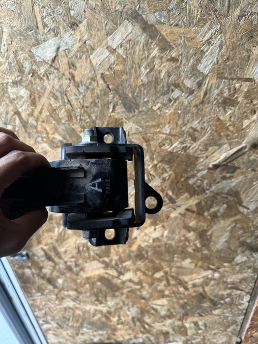 Опоры двигателя на Mitsubishi Lancer X