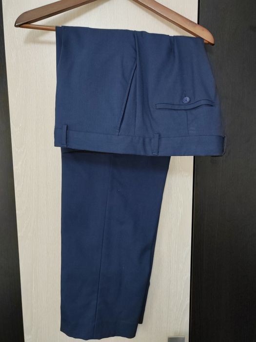 Costum bărbătesc mărimea 56.