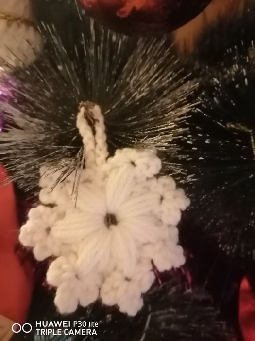 Ръчно изплетени коледни украси