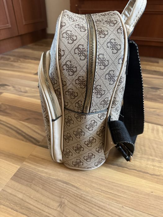 Раница Guess !!!