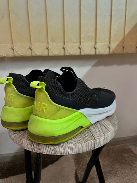 Nike Air Max Motion 2