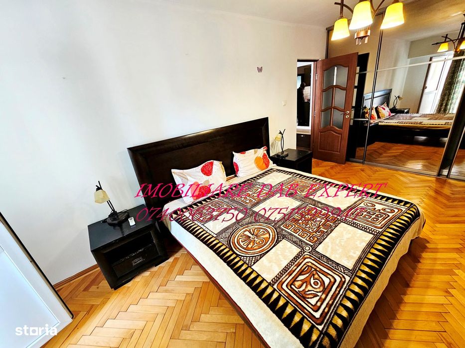 Apartament 3 camere, Centru, Galati, cu balcon
