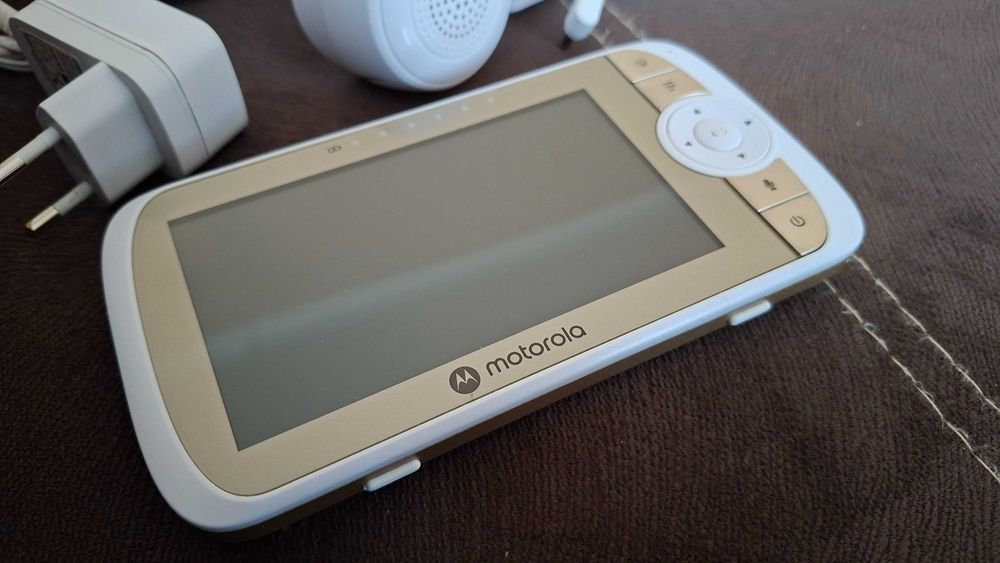 Бебефон Motorola