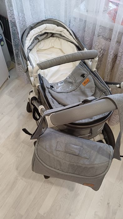 Продам коляску 3 в 1