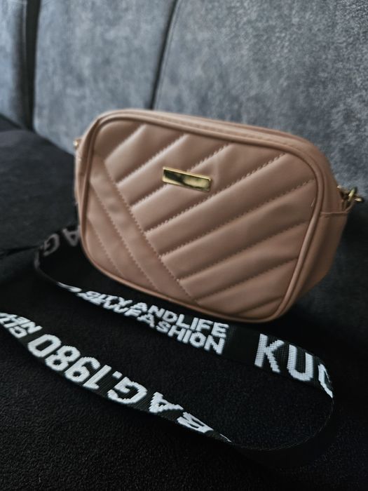 Малка дамска чанта