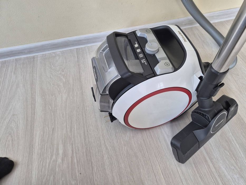 Прахосмукачка Miele Boost CX1