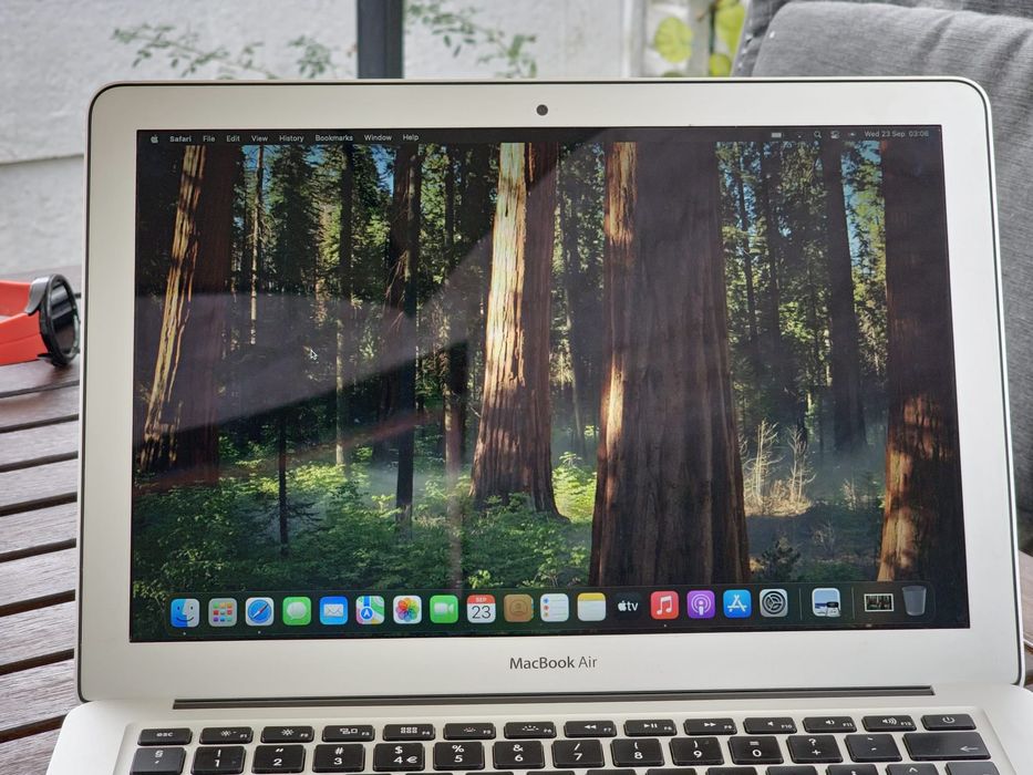 Macbook Air 2015 - i5 1,6 ghz - 8 gb ram - SSD 256 gb