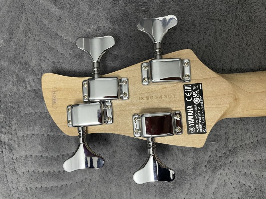 Бас гитара Yamaha TRBX174