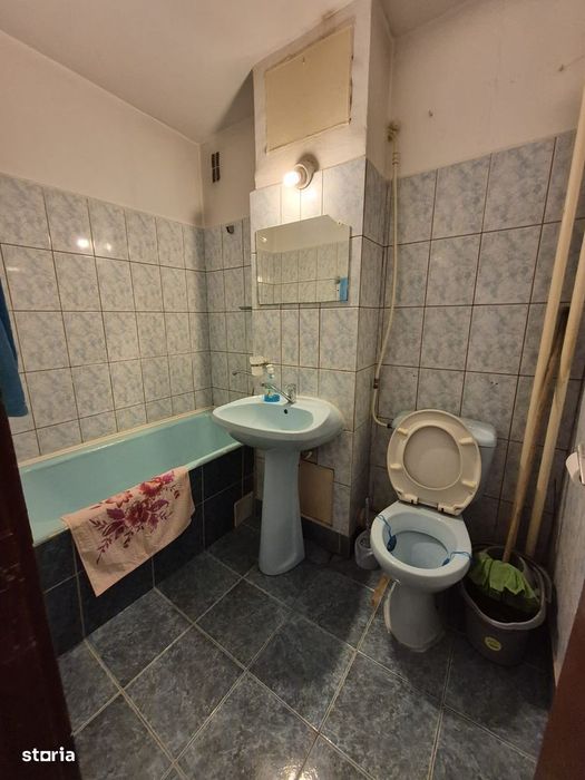Garsonieră semidecomandata, et. 3/4, Rovine- Școala 39, 64.000 Euro