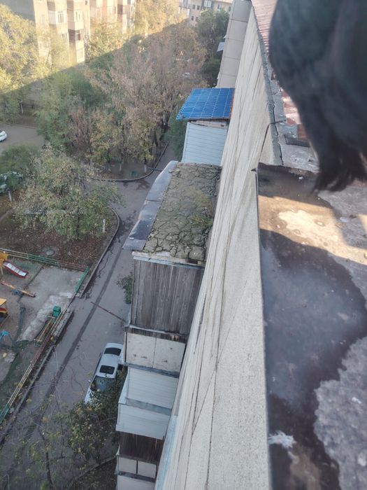 Монтаж козырьков над балконами