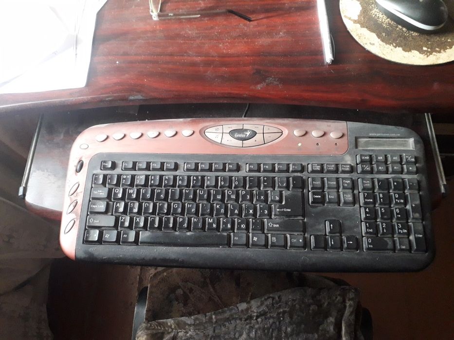 Монитор Philips 15 дюймов, клавиатура, процессор Intel